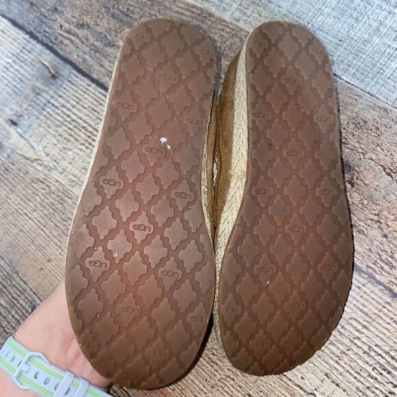 Ugg K Ariana Boat Shoe - Picture 10 of 10